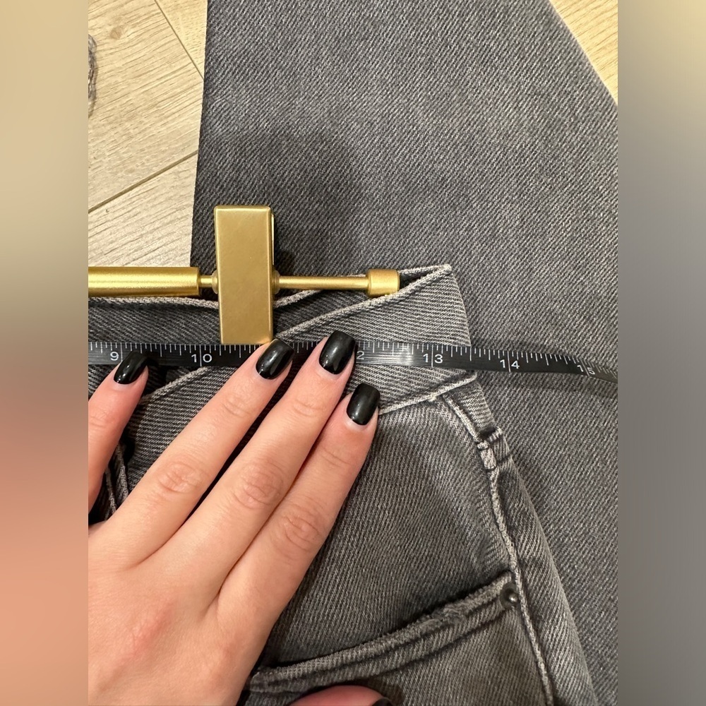Grlfrnd denim, karolina in grey. Size 25. With raw hem. New without tags! - Picture 7 of 14